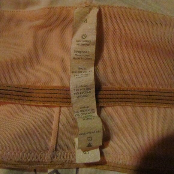 Lululemon Strappy Pastel Floral Built in Bra Adjustable Waist Size 4 - Picture 9 of 9